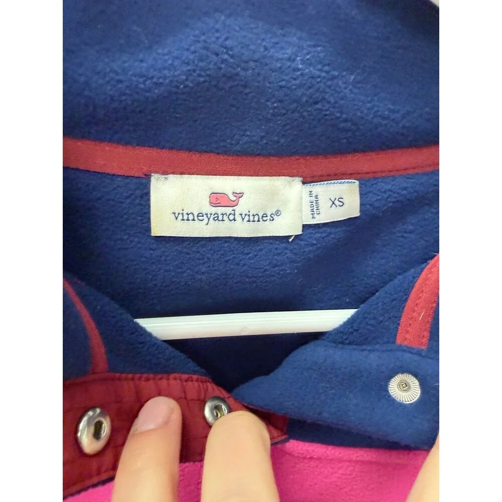 Women vineyard vine fleece pullover
